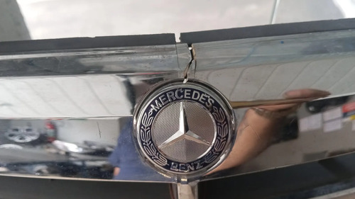 Grade Dianteira Mercedes C180 C200 C250 2007-14 Com Detalhe Cromado Brilhante - Imagem 2