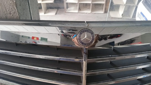 Grade Dianteira Mercedes C180 C200 C250 2007-14 Com Detalhe Cromado Brilhante - Imagem 3