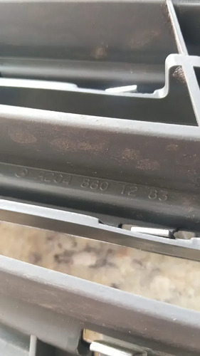 Grade Dianteira Mercedes C180 C200 C250 2007-14 Com Detalhe Cromado Brilhante - Imagem 6