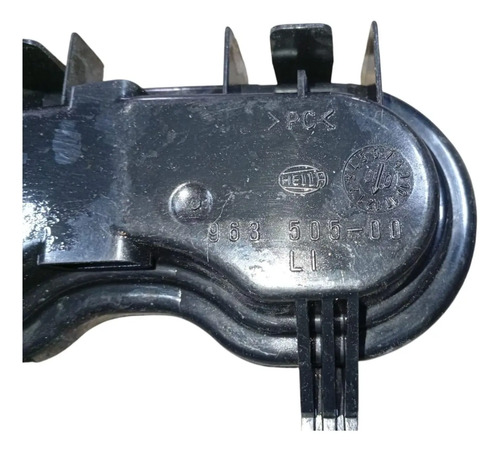 Tampa Vedação Farol Esquerdo Volkswagen Amarok 2012 A 2022 - Imagem 4