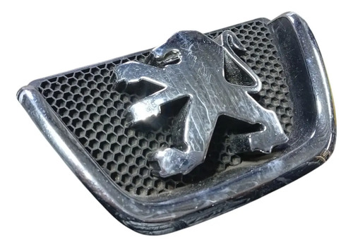 Emblema Logo Grade Parachoque Peugeot 206 1998 A 2010 Preto - Imagem 2