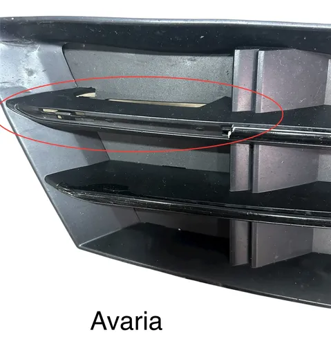 Moldura De Milha Audi A4 2.0 2016 Lado Direito Preto Direito - Imagem 2