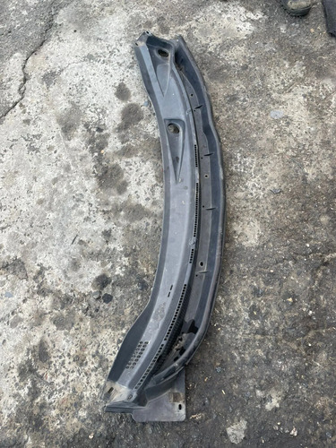 Churrasqueira Parabrisa Nissan March Versa 2015-2020 Preto