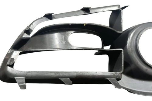 Moldura Do Farol De Milha Direito Chevrolet Montana 2011 A 2 Preto - Imagem 3