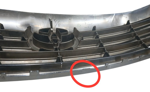 Grade Superior Do Para-choque Dianteiro Toyota Hilux Sw4 Branco - Imagem 4