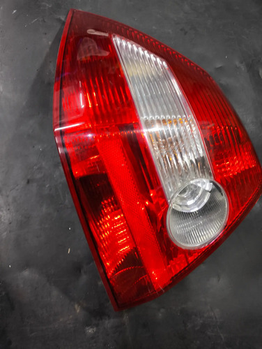 Lanterna Renault Megane Sedã Le Esquerdo/motorista Vermelho - Imagem 5
