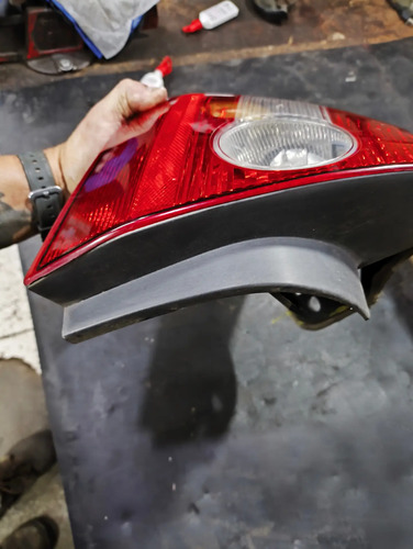 Lanterna Renault Megane Sedã Le Esquerdo/motorista Vermelho - Imagem 7