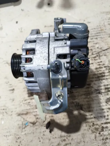 Alternador  Toyota Yaris 2023 27060-0y360-b - Imagem 3