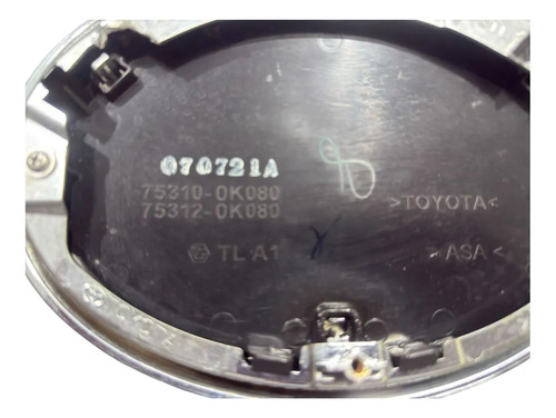Emblema Da Grade Dianteira Toyota Hilux Sw4 2016 2021 Preto