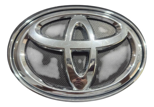 Emblema Da Grade Dianteira Toyota Hilux Sw4 2016 2021 Preto - Imagem 2