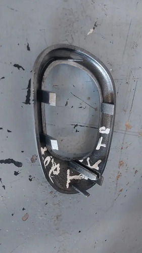 Acabamento Maçaneta Interna Porta Tras Esq Peugeot 2012 104 Prateado Traseira - Imagem 2