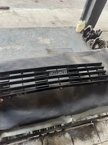 Grade Frontal Original Fiat 147 Europa City 80 A 83 Usado Preto - Imagem 3