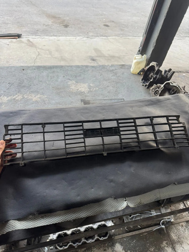 Grade Frontal Original Fiat 147 Europa City 80 A 83 Usado Preto - Imagem 4