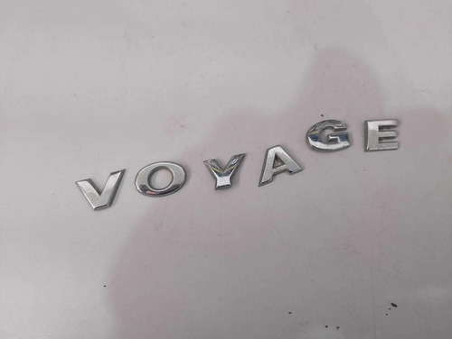 Emblema Volkswagen Voyage - Imagem 2