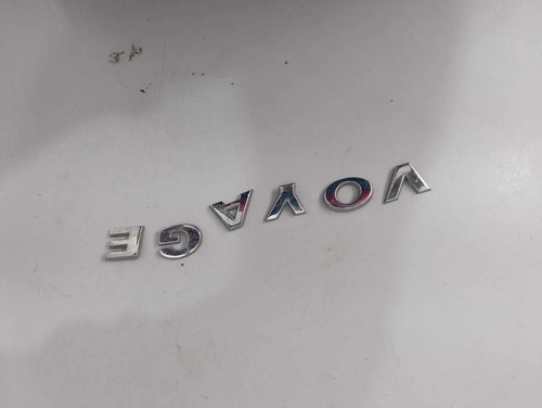 Emblema Volkswagen Voyage - Imagem 6