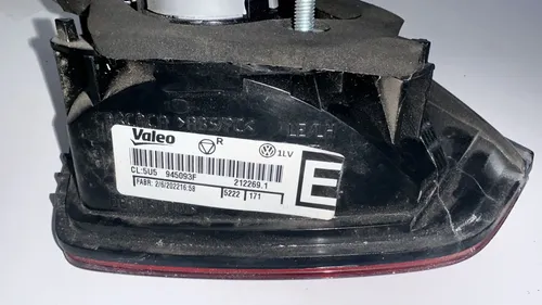 Lanterna Tampa Traseira Voyage Esquerdo/motorista Vermelho - Imagem 4