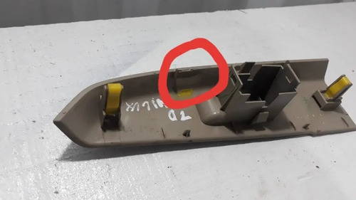 Moldura Botão Traseiro Direito Hilux 13/16 Original - Imagem 3