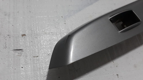 Moldura Botão Traseiro Esquerdo Hilux 13/16 C/detalhe - Imagem 4