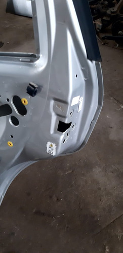 Porta Traseira Direita Fiat Punto 2012 Com Detalhe Pequeno Prateado - Imagem 3