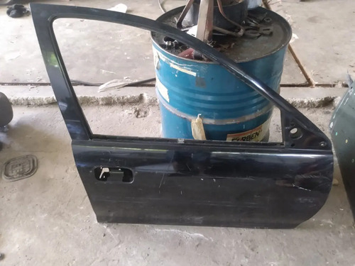 Porta Dianteira Direita Gm Corsa Classic 98/10 Com Detalhes Preto