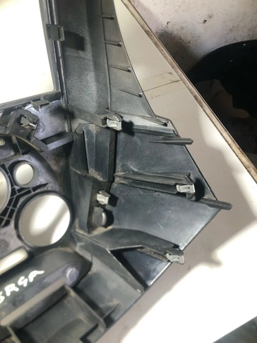 Moldura Acabamento Central Painel Nissan Versa 2018 A 2020. Preto Listras - Imagem 7
