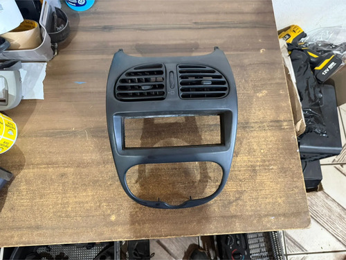 Moldura Central Painel Rádio Peugeot 206 2002 Até 2010 Preto