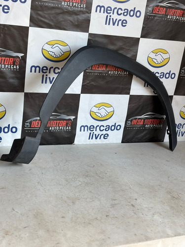 Moldura Do Paralama Direito Corolla Cross 2022 Usado Detalhe - Imagem 2