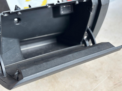 Porta Luvas Volkswagen Saveiro Cross 2020 Usado Original - Imagem 5