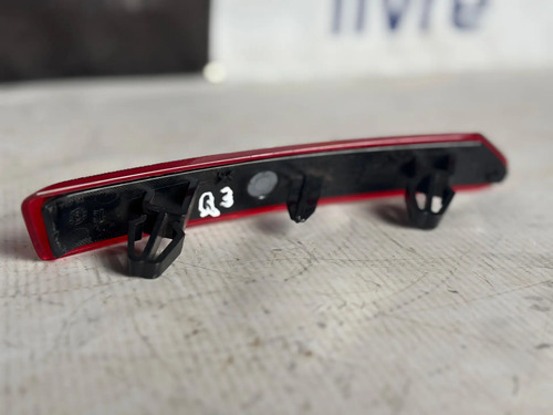 Refletor Olho Gato Traseiro Esq Audi Q3 2024 Usado Original Vermelho - Imagem 4