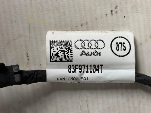 Chicote Parachoque Traseiro Audi Q3 2024 Usado Detalhe - Imagem 7