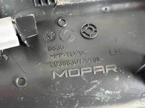 Moldura Trilho Banco Esquerdo Jeep Renegade 2020 Usado - Imagem 4