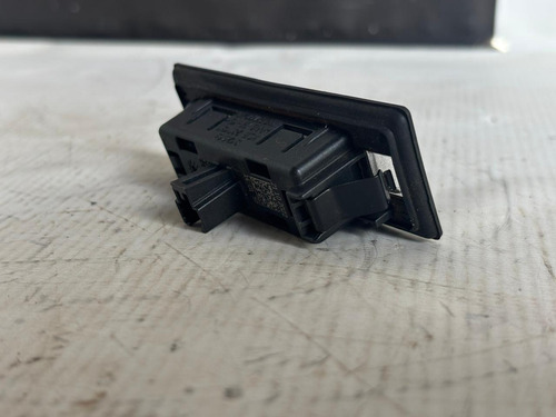 Luz Placa Traseira Audi Q3 2024 Original Usado - Imagem 6