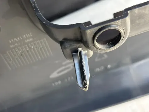 Moldura Da Maçaneta Porta Tras Dir Peugeot Expert 2019 Usado Preto - Imagem 5
