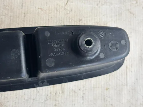 Botão Vidro Dianteiro Direito Fiat Uno 2020 Usado - Imagem 7