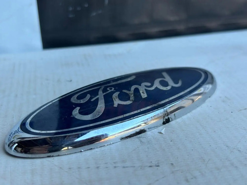 Emblema Dianteiro Capô Ford Ka 2019 Detalhe Usado Azul - Imagem 3