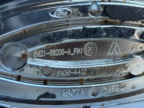 Emblema Dianteiro Capô Ford Ka 2019 Detalhe Usado Azul - Imagem 7