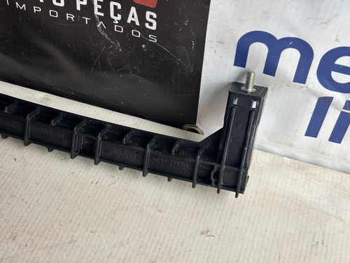 Guia Canaleta Vidro Tras Esquerdo Fiat Fastback 2023 Usado Preto - Imagem 4