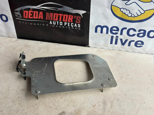 Suporte Bateria Fiat Fastback 2023 Usado Original Cinza - Imagem 3