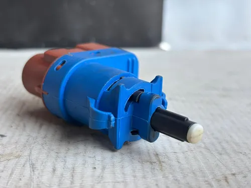 Interruptor Pedal De Freio Fiat Fastback 2023 Usado - Imagem 4