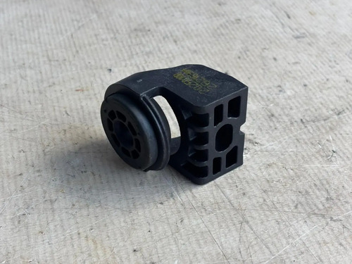 Coxim Isolador Superior Radiador Tracker 2024 Usado - Imagem 4