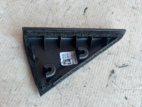 Acabamento Interno Porta Esquerda Gm Tracker 2024 Usado Preto - Imagem 4
