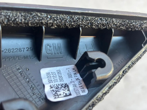 Acabamento Interno Porta Esquerda Gm Tracker 2024 Usado Preto - Imagem 5