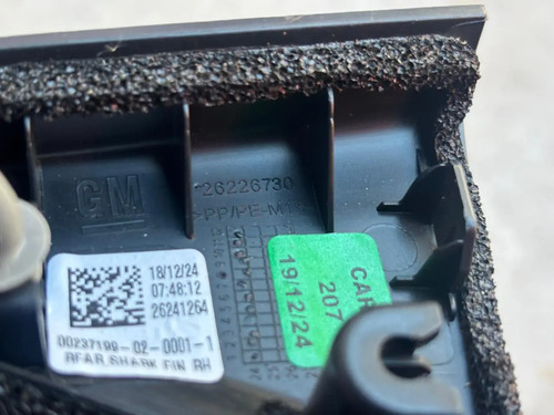 Moldura Interna Porta Traseira Direita Tracker 2024 Usado Preto - Imagem 5