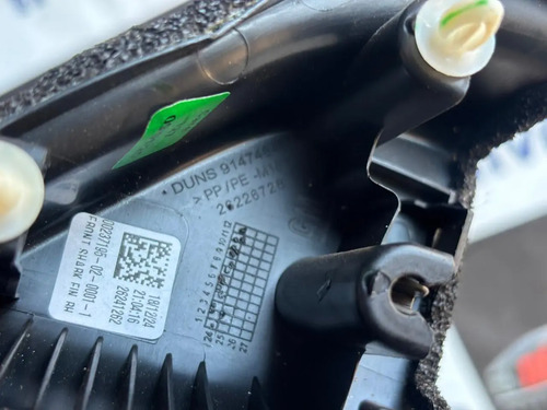 Acabamento Interno Retrovisor Direito Gm Tracker 2024 Usado - Imagem 5