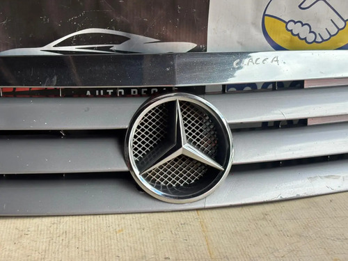 Grade Diante Parachoque Mercedes Classe A 2002 Detalhe Usado Cinza Brilhante - Imagem 4