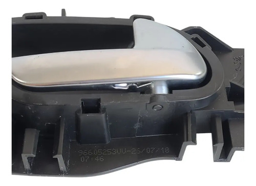Maçaneta Interna Diant Dir Peugeot 208 2020 2023 E1206288 Preto Dianteira - Imagem 2