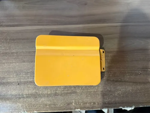 Tampa Portinhola Nissan Pathfinder 1985 Até 1995 Original Amarelo 1995 - Imagem 2