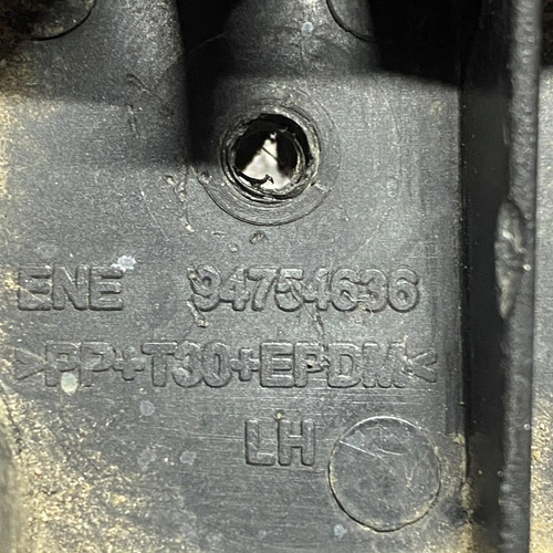 Guia Parachoque Dianteiro Corsa Classic 2010 2017 Oem Le - Imagem 11