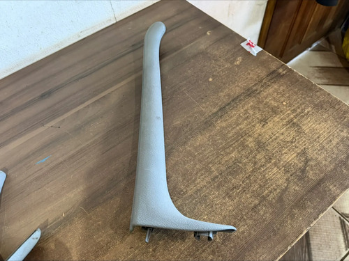 Moldura Coluna Dianteira Esquerda Renault Clio 2004 A 2012