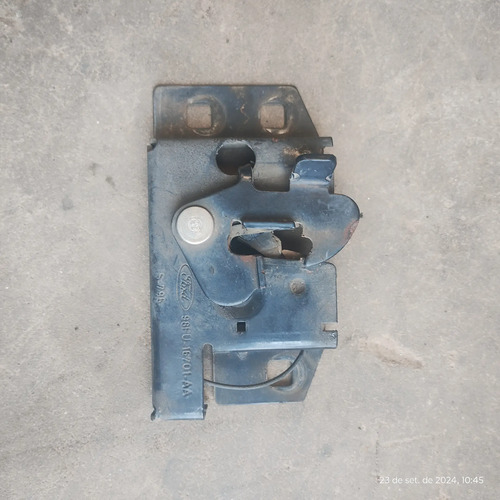 Fechadura Capo Inferior Ford Courier Fiesta 96 98fu16701aa